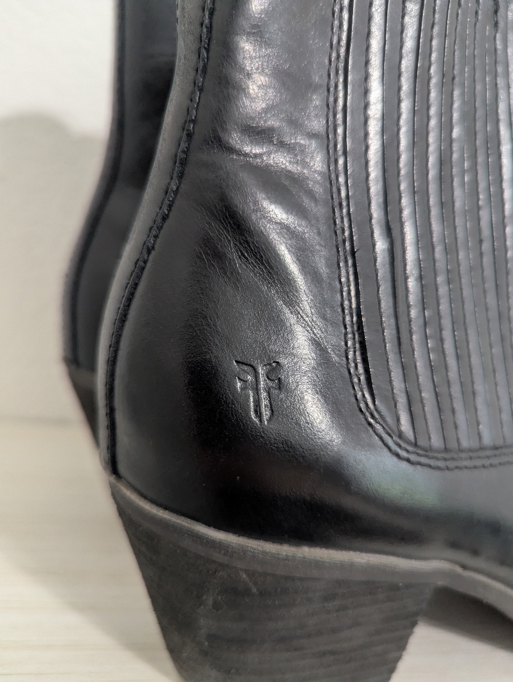 Frye Sandra Chelsea Boot - Picture 2 of 8